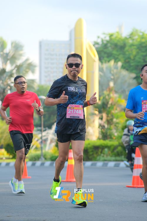 Race photo from Isoplus Run 2024 Surabaya