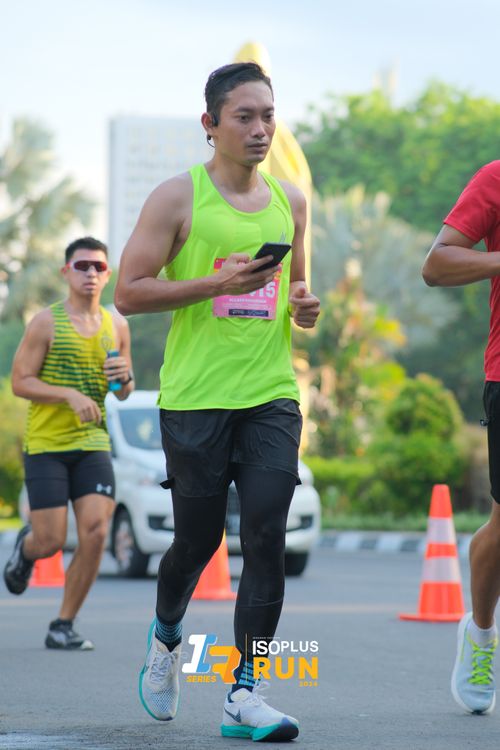 Race photo from Isoplus Run 2024 Surabaya