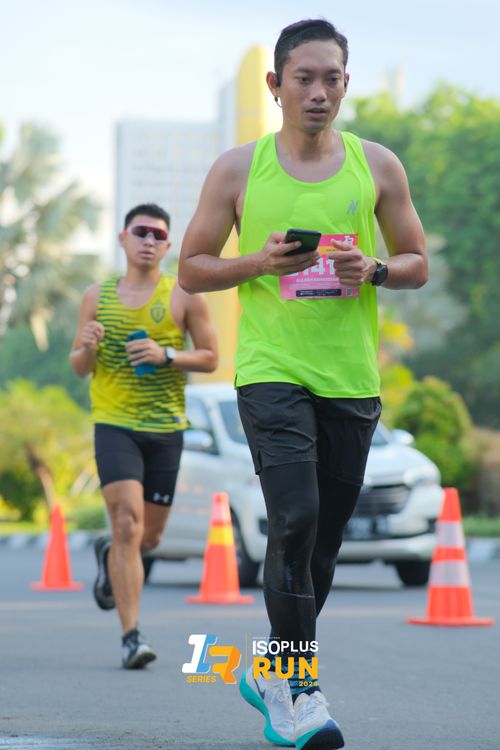 Race photo from Isoplus Run 2024 Surabaya