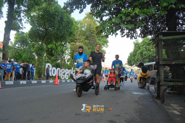Race photo from Isoplus Run 2024 Surabaya