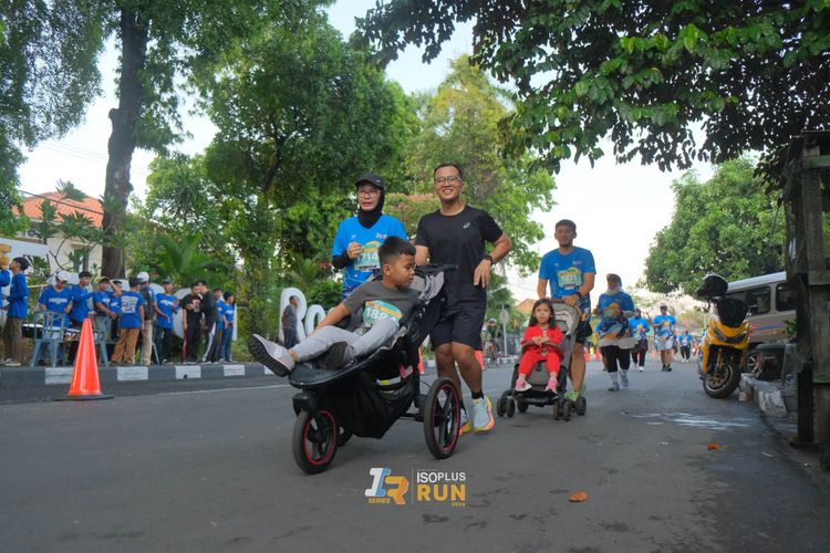 Race photo from Isoplus Run 2024 Surabaya