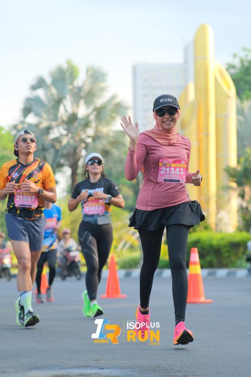 Race photo from Isoplus Run 2024 Surabaya