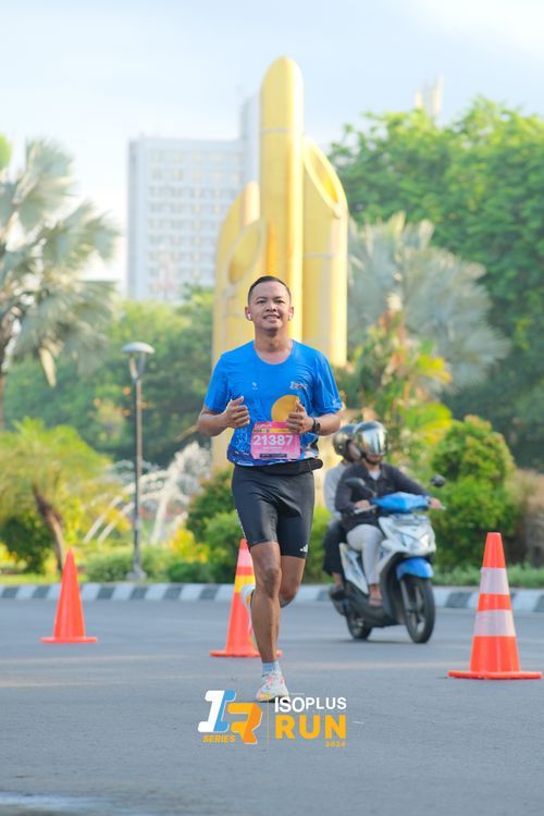 Race photo from Isoplus Run 2024 Surabaya