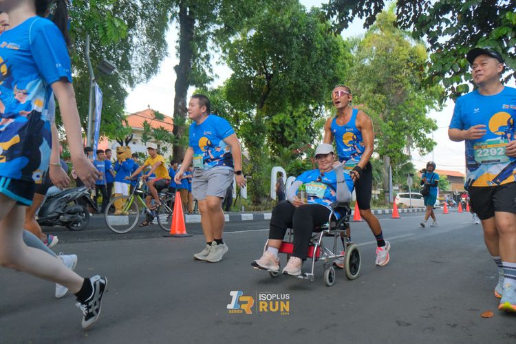 Race photo from Isoplus Run 2024 Surabaya