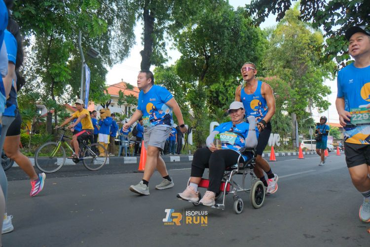 Race photo from Isoplus Run 2024 Surabaya