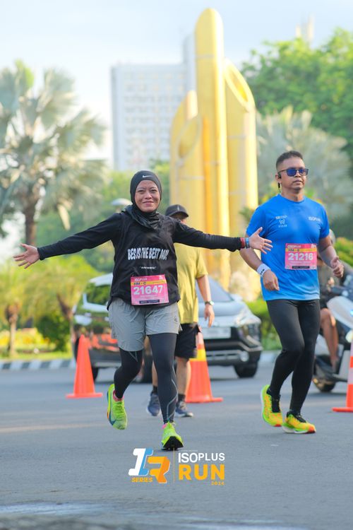 Race photo from Isoplus Run 2024 Surabaya