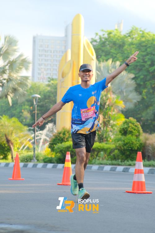 Race photo from Isoplus Run 2024 Surabaya