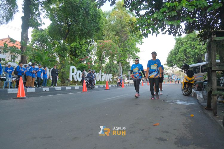 Race photo from Isoplus Run 2024 Surabaya