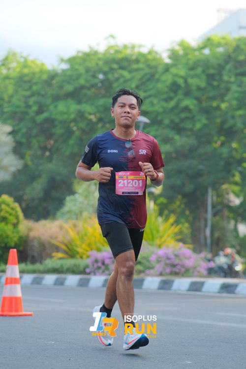 Race photo from Isoplus Run 2024 Surabaya