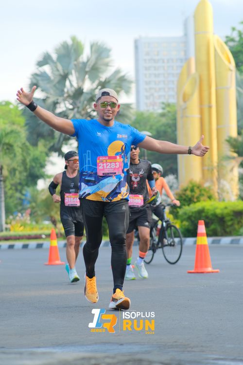 Race photo from Isoplus Run 2024 Surabaya