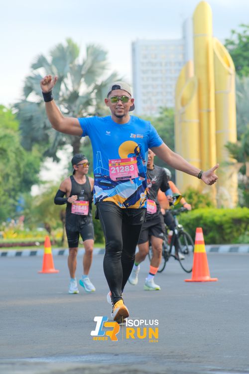 Race photo from Isoplus Run 2024 Surabaya