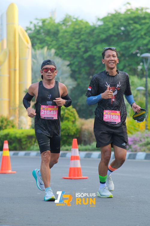 Race photo from Isoplus Run 2024 Surabaya