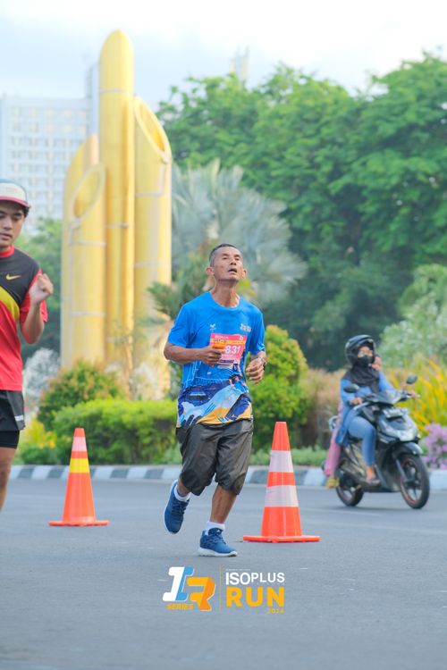 Race photo from Isoplus Run 2024 Surabaya