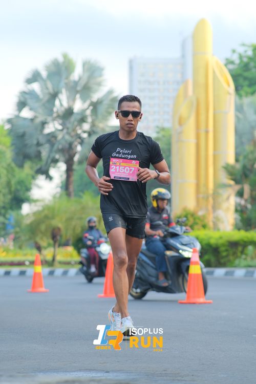 Race photo from Isoplus Run 2024 Surabaya