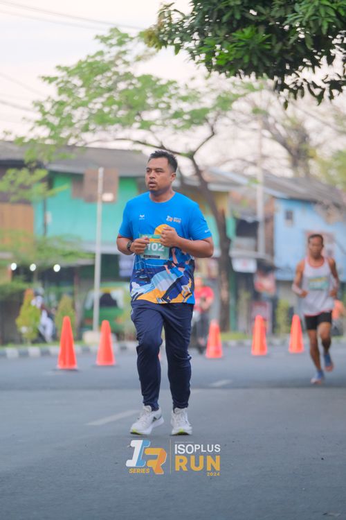 Race photo from Isoplus Run 2024 Surabaya