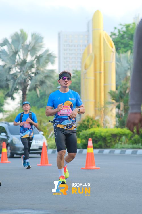 Race photo from Isoplus Run 2024 Surabaya
