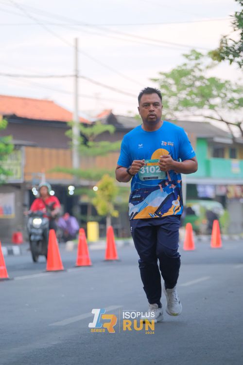 Race photo from Isoplus Run 2024 Surabaya