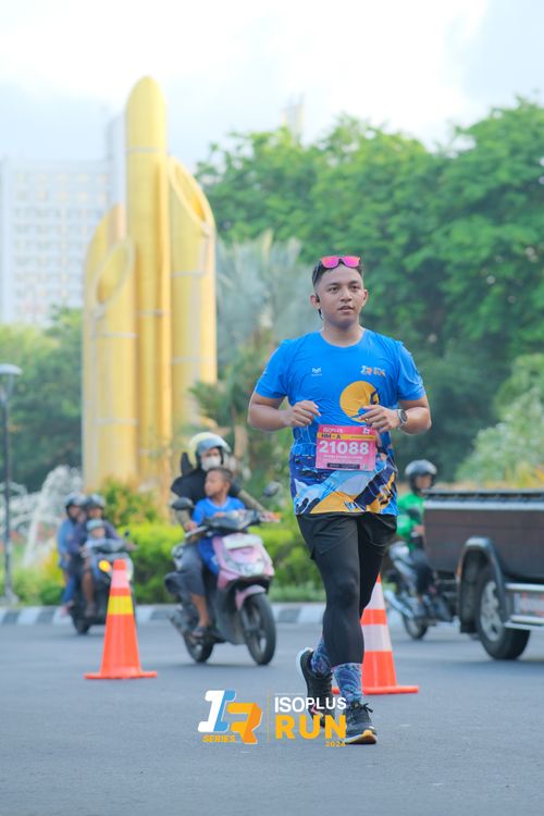 Race photo from Isoplus Run 2024 Surabaya