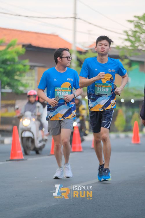 Race photo from Isoplus Run 2024 Surabaya