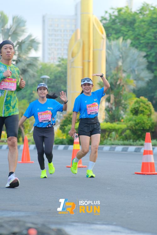 Race photo from Isoplus Run 2024 Surabaya