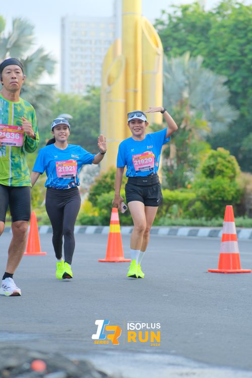 Race photo from Isoplus Run 2024 Surabaya