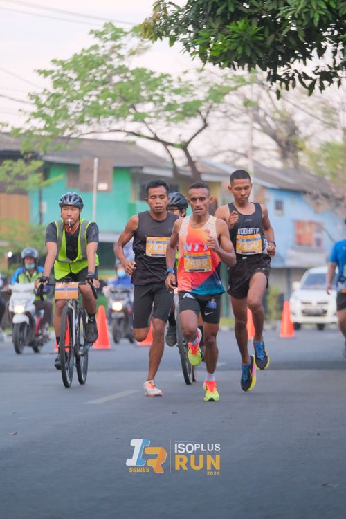 Race photo from Isoplus Run 2024 Surabaya
