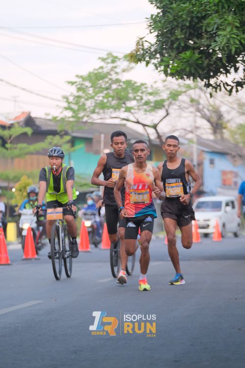 Race photo from Isoplus Run 2024 Surabaya