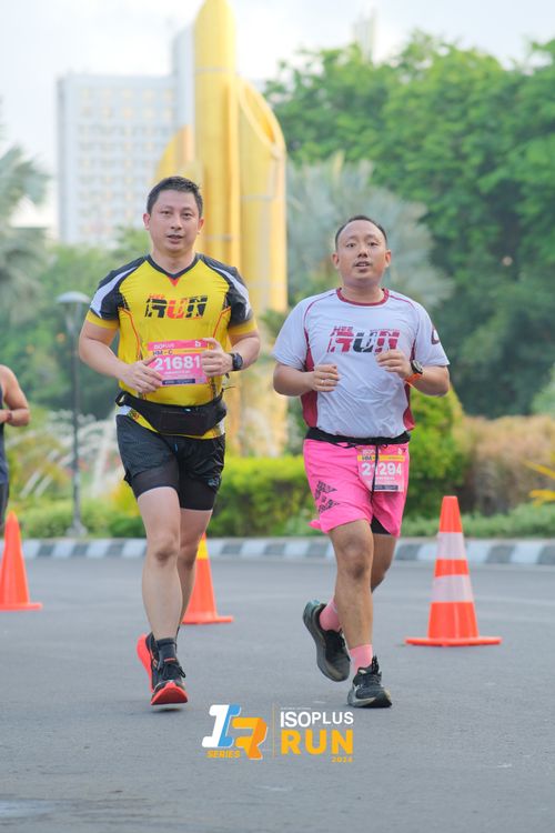 Race photo from Isoplus Run 2024 Surabaya