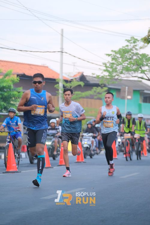 Race photo from Isoplus Run 2024 Surabaya
