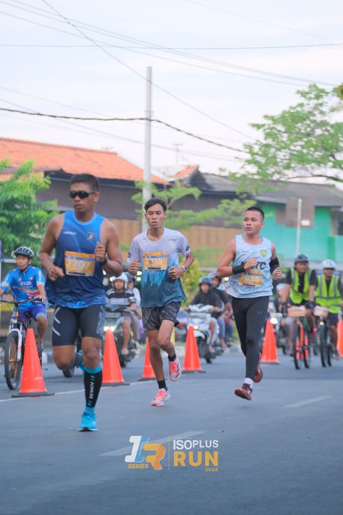 Race photo from Isoplus Run 2024 Surabaya