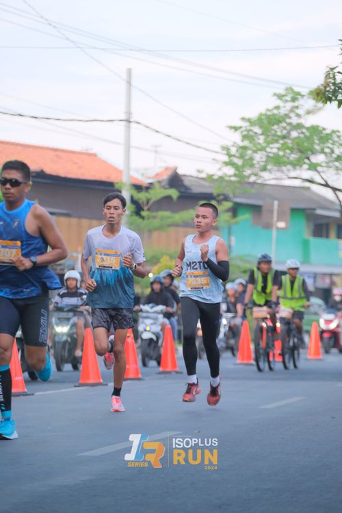 Race photo from Isoplus Run 2024 Surabaya