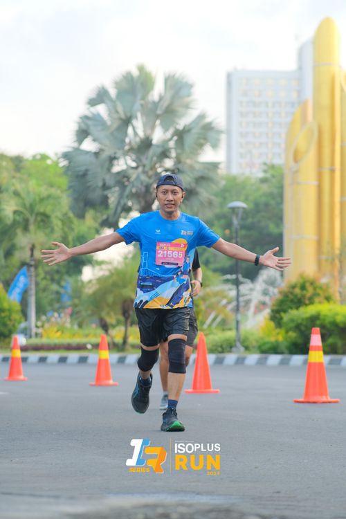 Race photo from Isoplus Run 2024 Surabaya