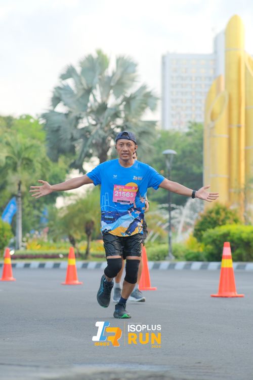 Race photo from Isoplus Run 2024 Surabaya