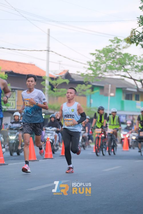 Race photo from Isoplus Run 2024 Surabaya