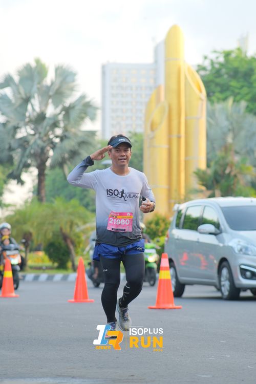 Race photo from Isoplus Run 2024 Surabaya