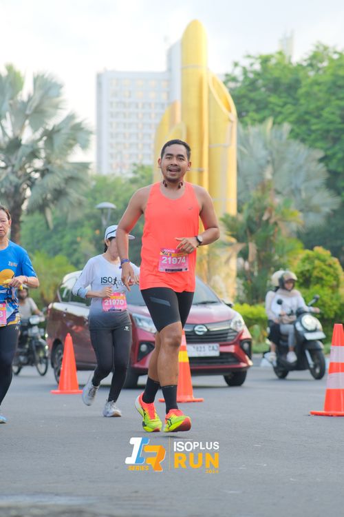 Race photo from Isoplus Run 2024 Surabaya