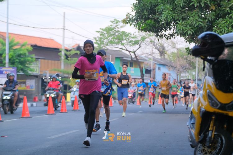 Race photo from Isoplus Run 2024 Surabaya