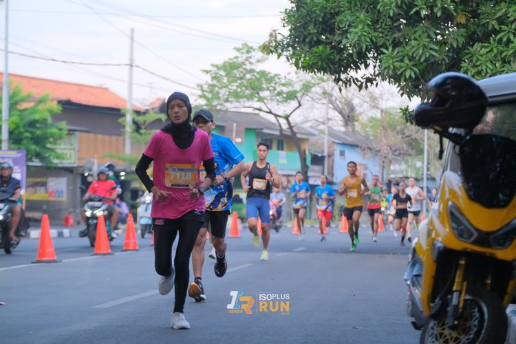 Race photo from Isoplus Run 2024 Surabaya
