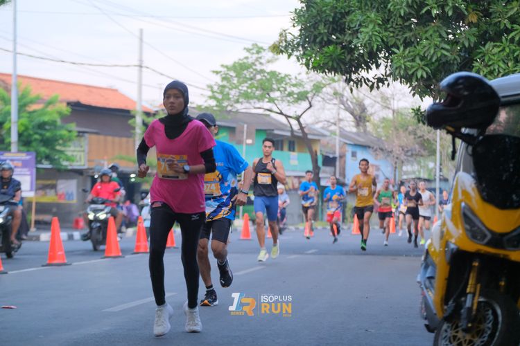 Race photo from Isoplus Run 2024 Surabaya
