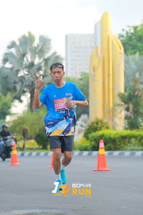 Race photo from Isoplus Run 2024 Surabaya