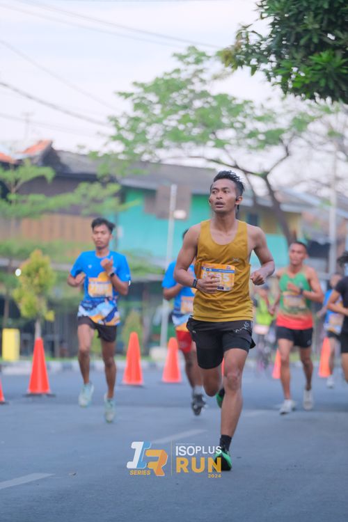 Race photo from Isoplus Run 2024 Surabaya