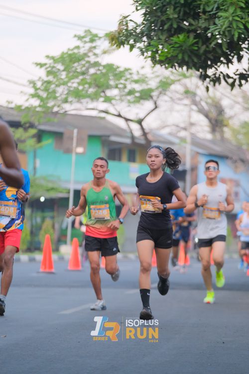 Race photo from Isoplus Run 2024 Surabaya