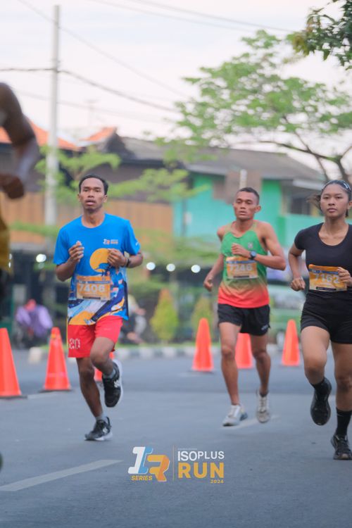 Race photo from Isoplus Run 2024 Surabaya