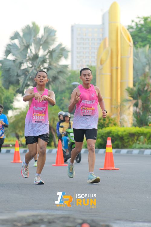 Race photo from Isoplus Run 2024 Surabaya