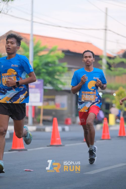 Race photo from Isoplus Run 2024 Surabaya