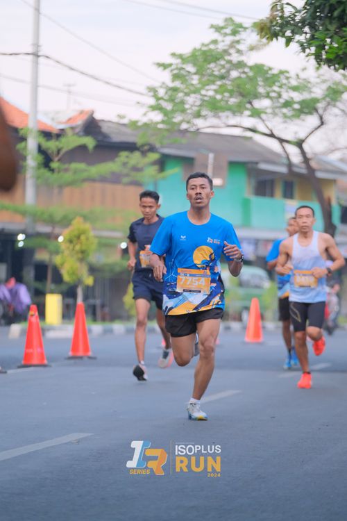 Race photo from Isoplus Run 2024 Surabaya