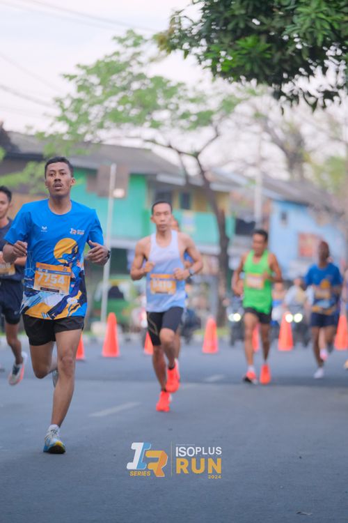 Race photo from Isoplus Run 2024 Surabaya