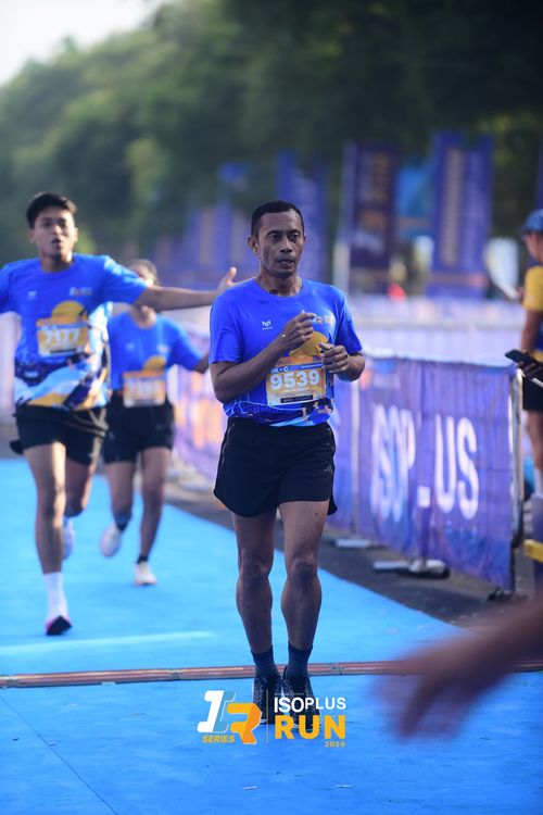 Race photo from Isoplus Run 2024 Surabaya