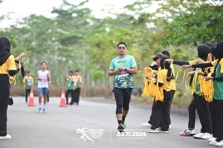Race photo from Arutmin Borneo Run 2024