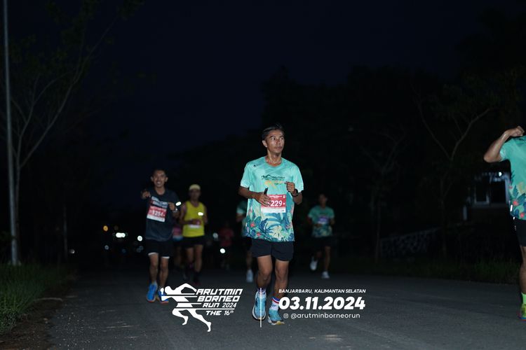 Race photo from Arutmin Borneo Run 2024